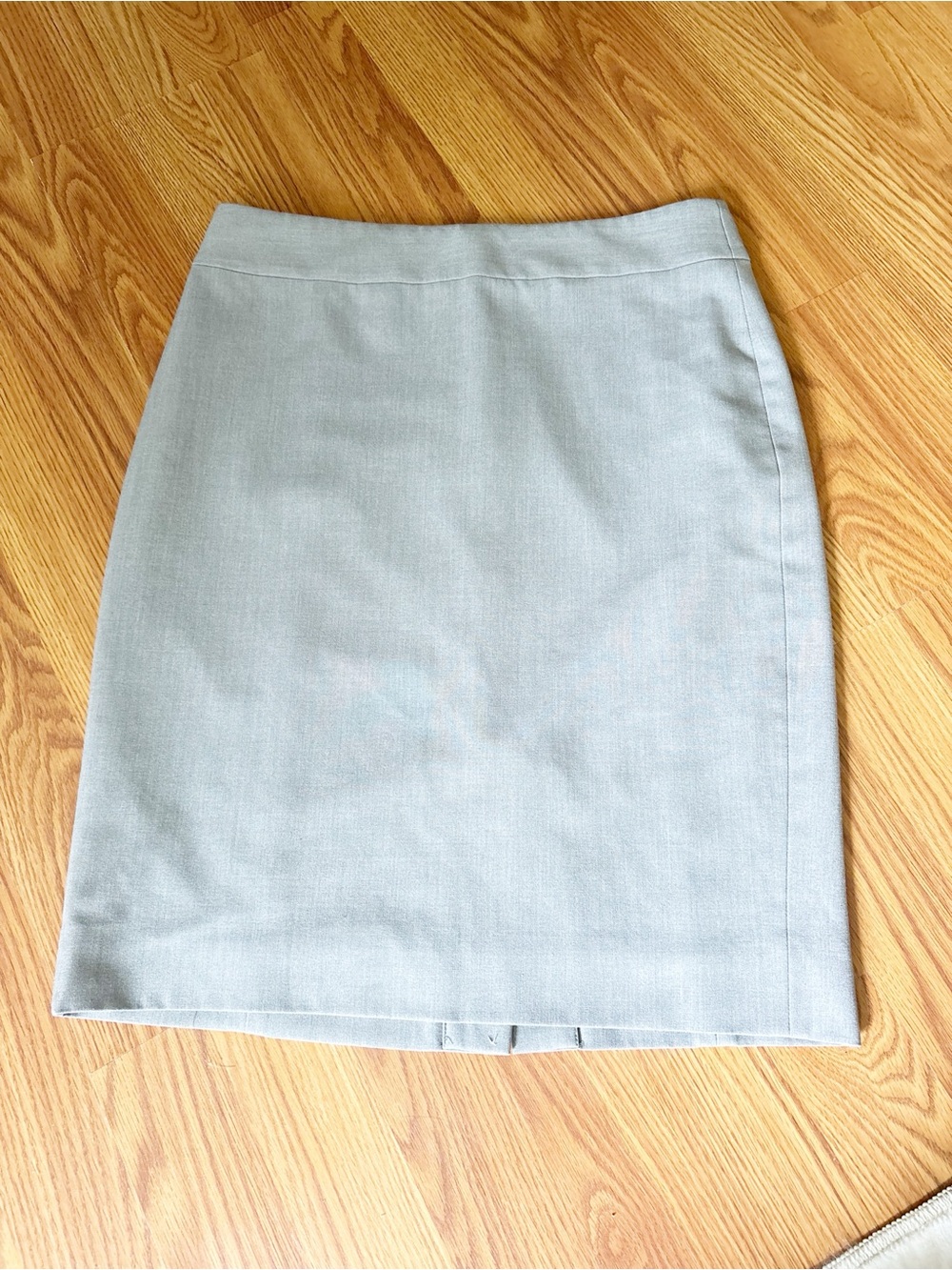 Classic J. Crew Light Gray Pencil Skirt - Size 2